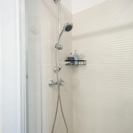 Luxury New - Equipped - Up To 4 Persons - Parking Rue Gratuit - M8 - Rerd - Paris 10mn - Mobility Lease *